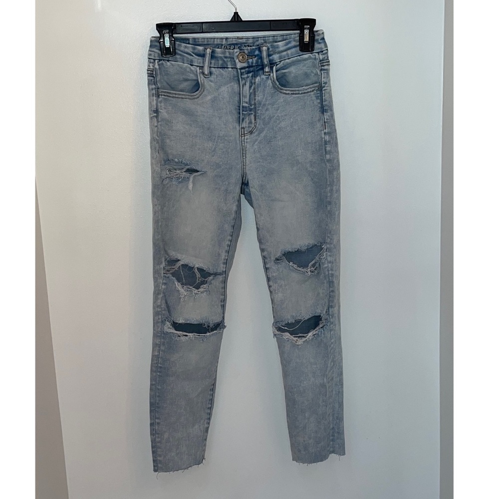 American Eagle Size 4 Distressed Light Wash